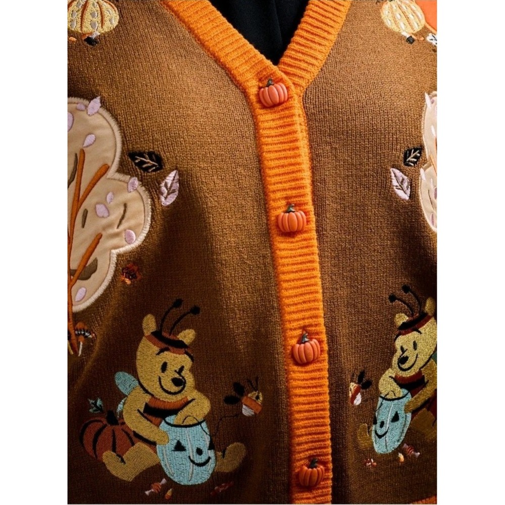 NEW Disney Winnie The Pooh Pumpkins Embroidered FALL Women's Cardigan Medium - Picture 3 of 3